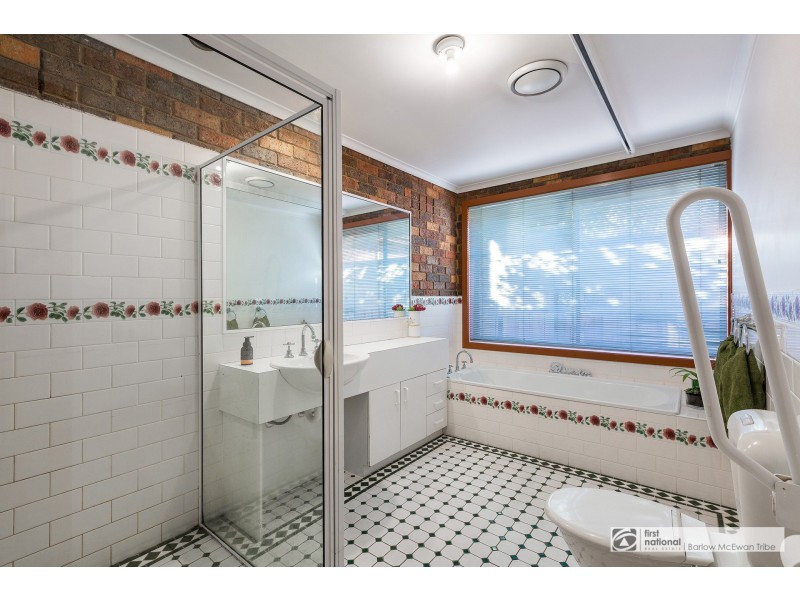 31 Bracken Grove, Altona VIC 3018