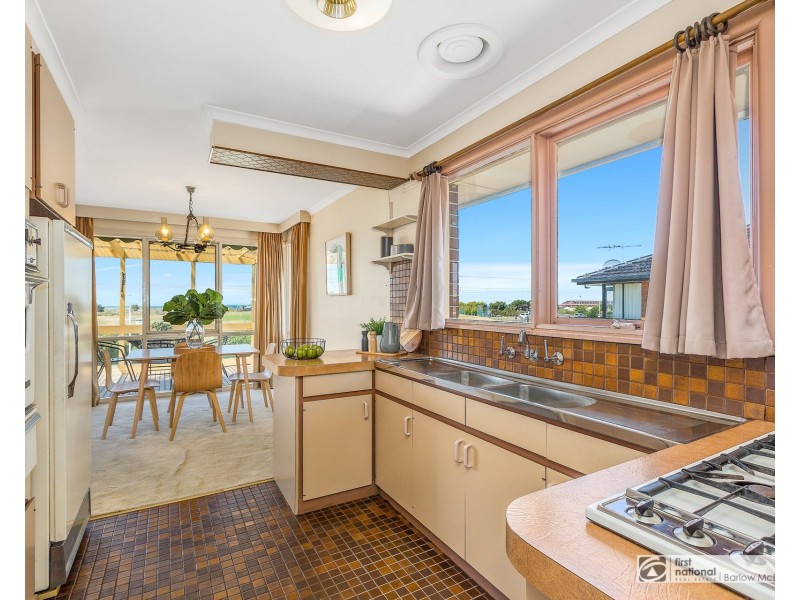 86 Simmons Drive, Seaholme VIC 3018