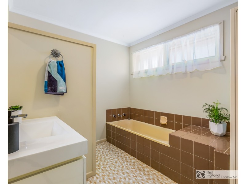 86 Simmons Drive, Seaholme VIC 3018