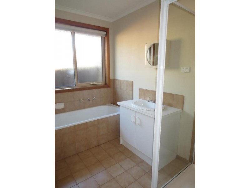 1/3 Balaclava Avenue, Altona Meadows VIC 3028