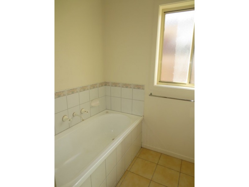 2/44 Dunnings Road, Seabrook VIC 3028