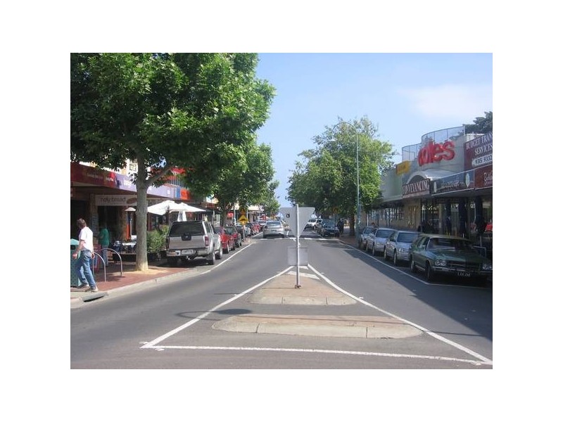 1/198 Civic Parade, Altona VIC 3018