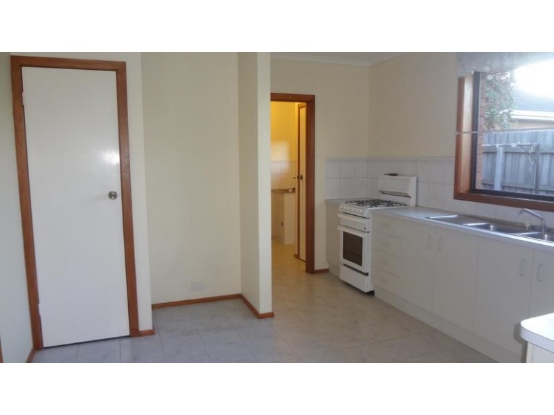 2/199 Civic Parade, Altona VIC 3018