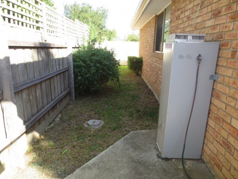 2/35 Taegtow Way, Altona Meadows VIC 3028