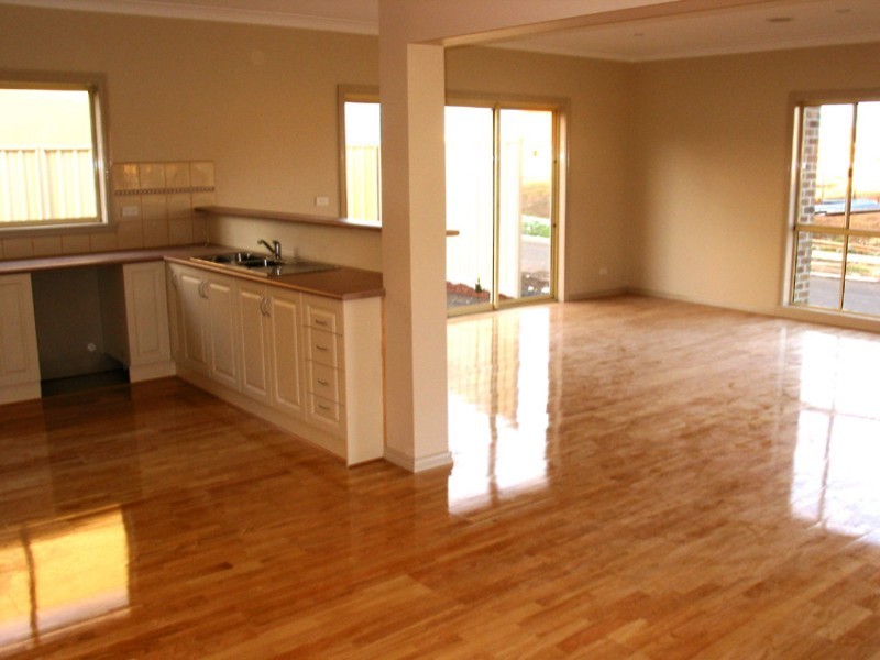 1/50 Waratah Drive, Altona Meadows VIC 3028