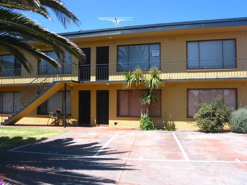 4/70 Queen Street, Altona VIC 3018