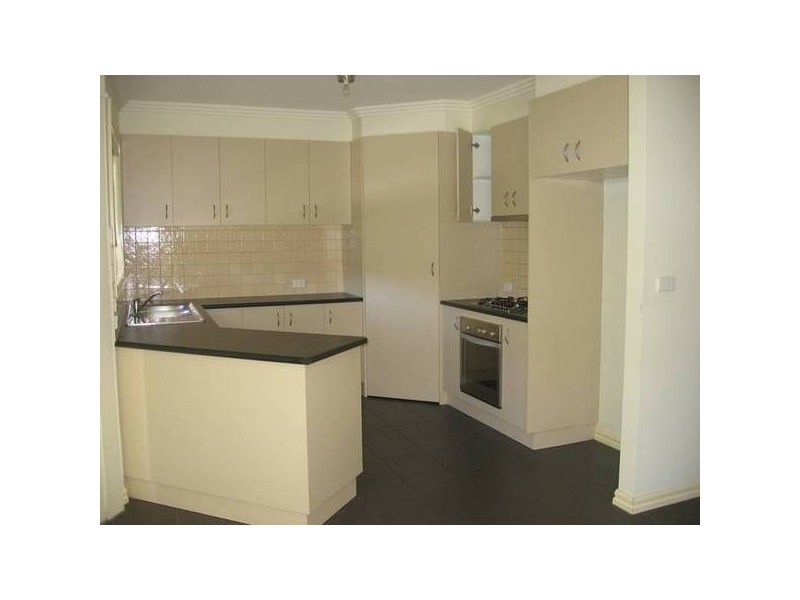 4/14 Romawi Street, Altona VIC 3018