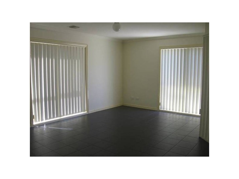 4/14 Romawi Street, Altona VIC 3018