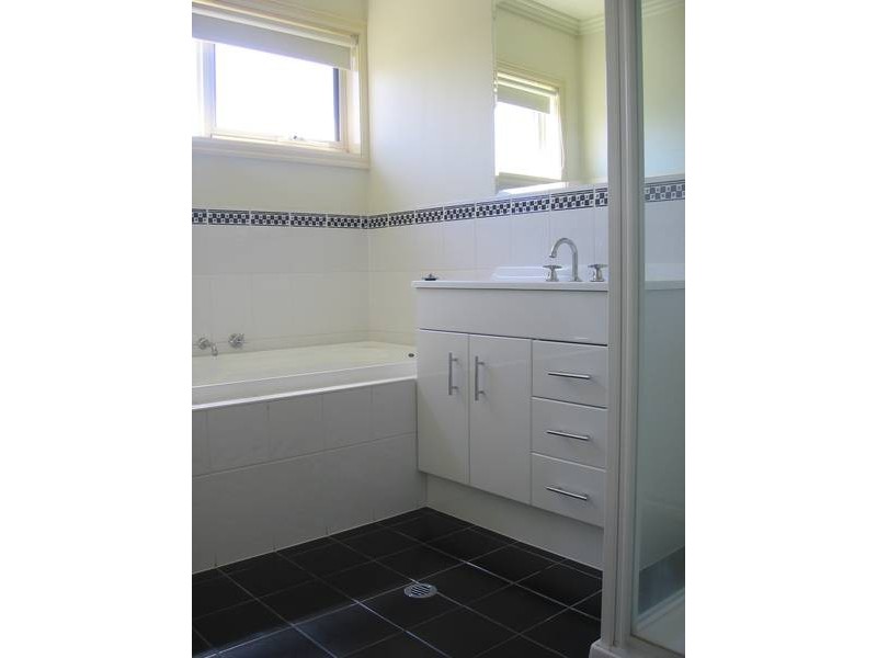 4/14 Romawi Street, Altona VIC 3018