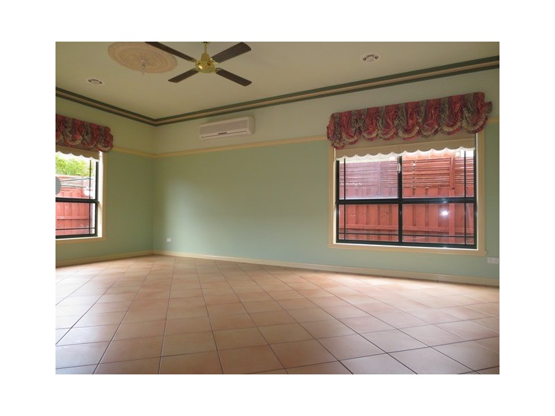 1/41 Henry Drive, Altona Meadows VIC 3028