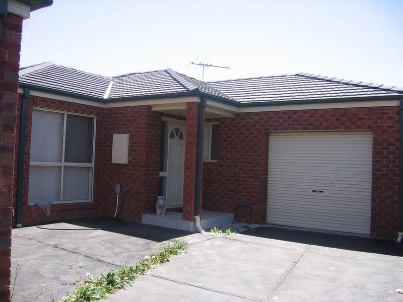 2/300 Victoria Street, Altona Meadows VIC 3028