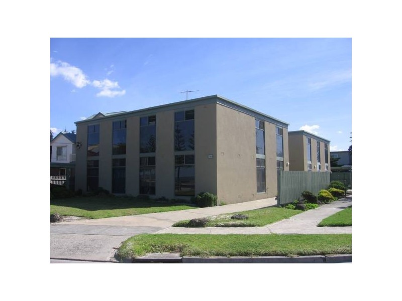 1/245 Esplanade, Altona VIC 3018