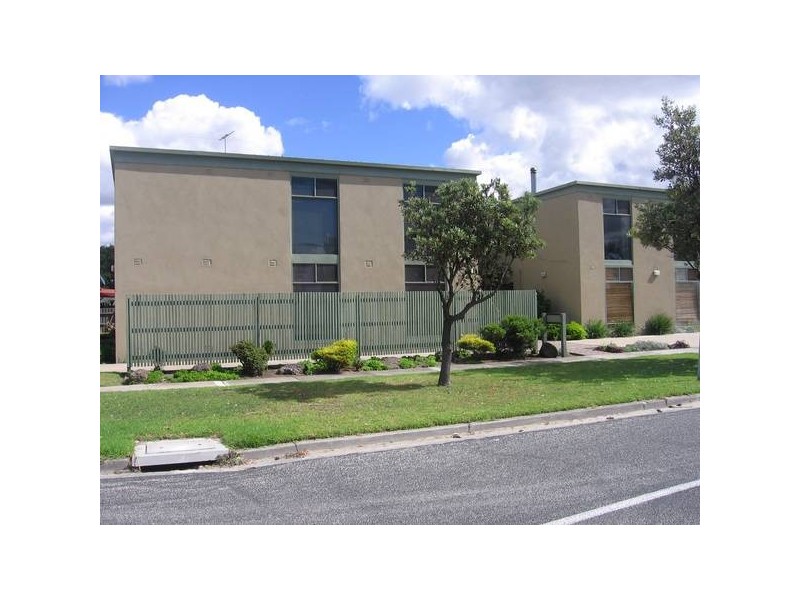 1/245 Esplanade, Altona VIC 3018