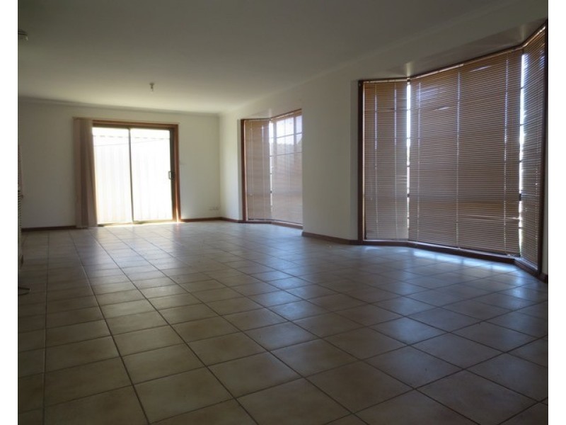 1/3 Groome Court, Altona Meadows VIC 3028