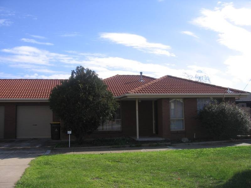 2/37 Balaclava Avenue, Altona Meadows VIC 3028