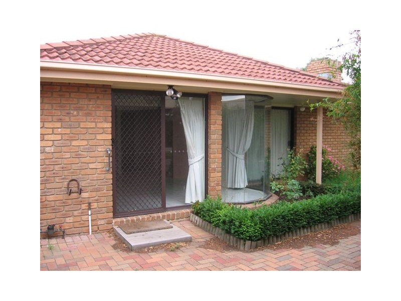 2/37 McBain Street, Altona VIC 3018