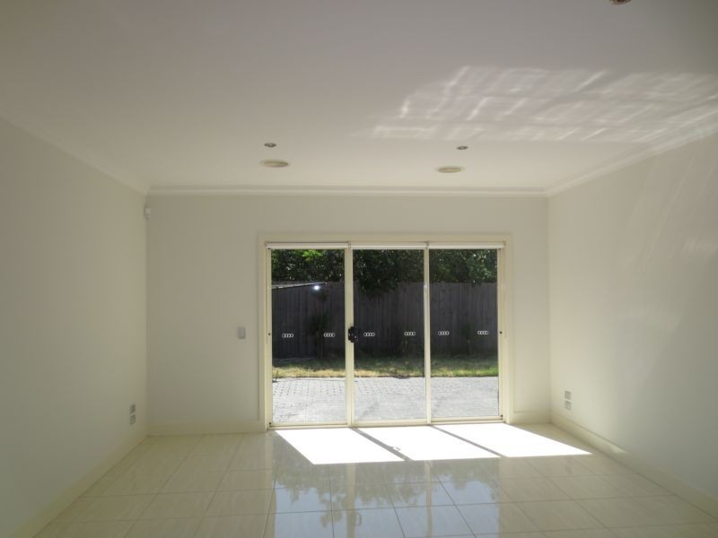 2/12 Mulga Street, Altona VIC 3018