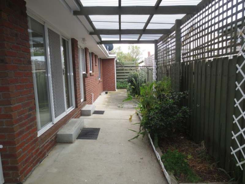 2/112 Blyth Street, Altona VIC 3018