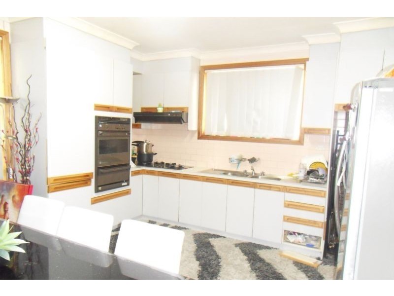 1/18 Karingal Street, Altona VIC 3018