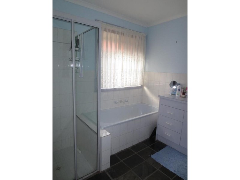 4 O’Connor Court, Altona Meadows VIC 3028