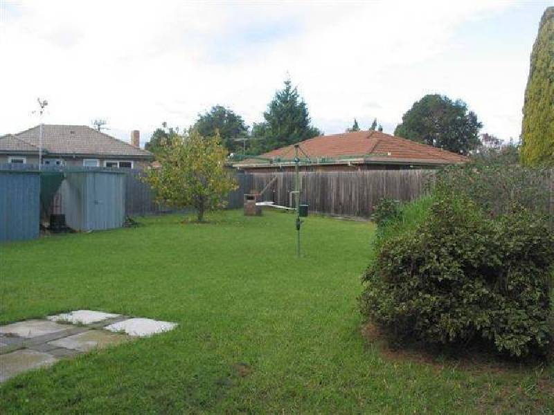 1 Robin Street, Altona VIC 3018