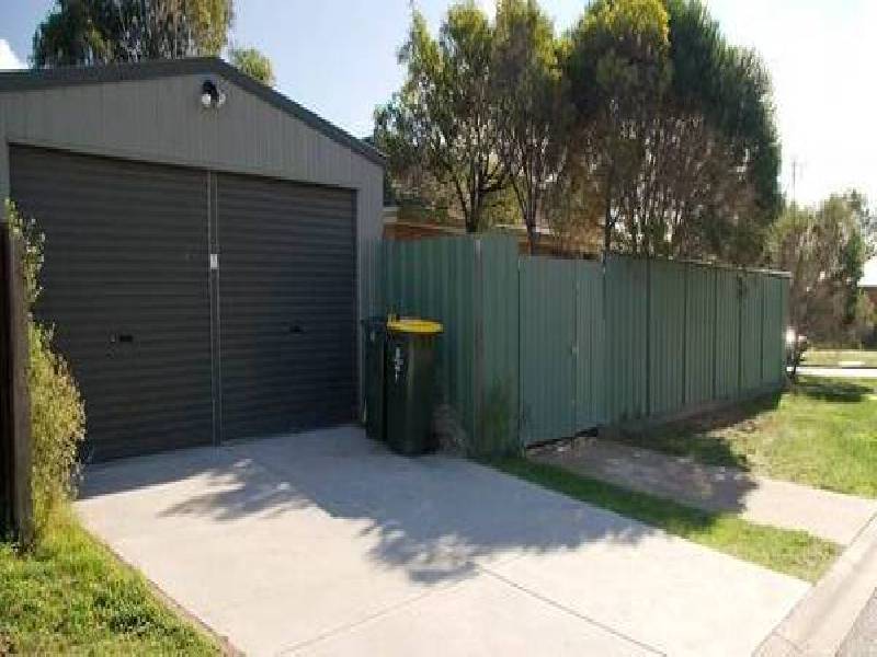 8 Catherine Road, Seabrook VIC 3028