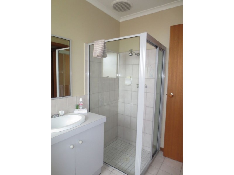 2/7 O’Shannessy Court, Altona Meadows VIC 3028