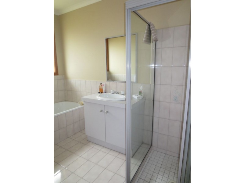 2/7 O’Shannessy Court, Altona Meadows VIC 3028