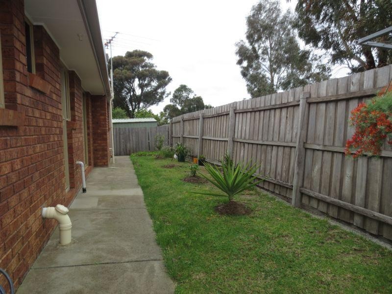2/7 O’Shannessy Court, Altona Meadows VIC 3028