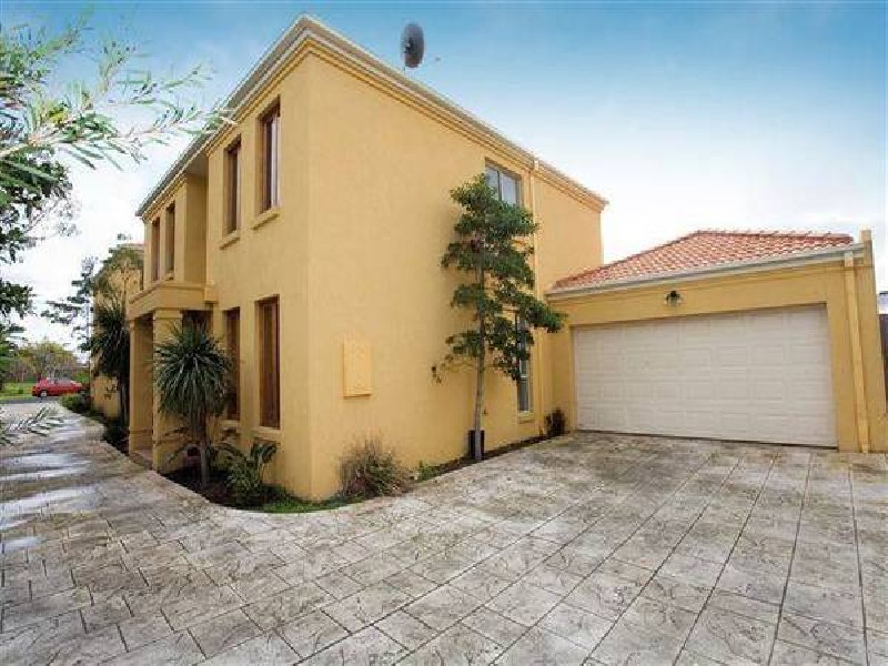 Romawi Street, Altona VIC 3018