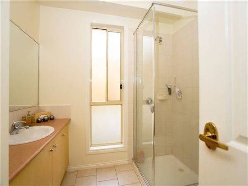 Romawi Street, Altona VIC 3018