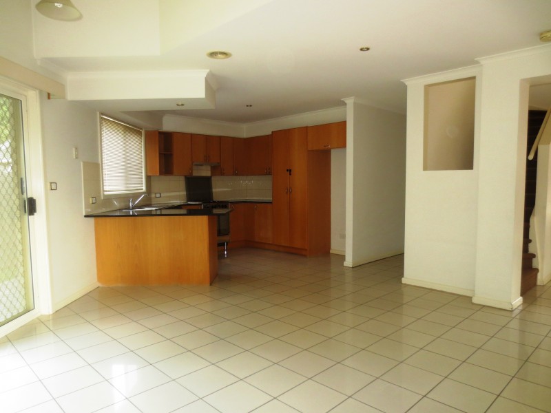 2/242 Queen Street, Altona VIC 3018