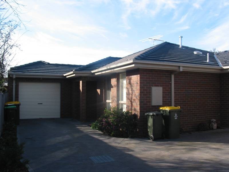 2/181 Civic Parade, Altona VIC 3018