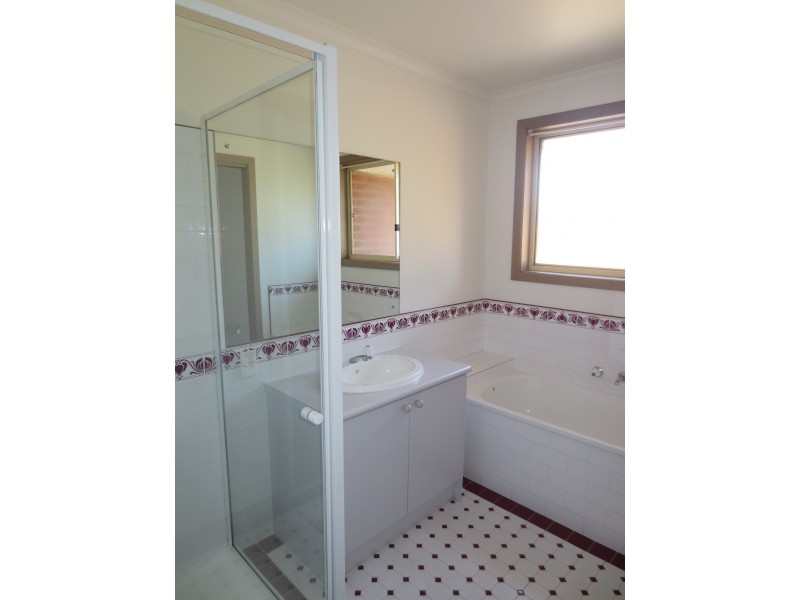 2/6 Mulga Street, Altona VIC 3018