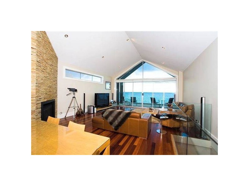 2/59 Esplanade, Altona VIC 3018
