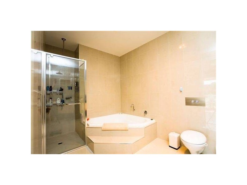 2/59 Esplanade, Altona VIC 3018