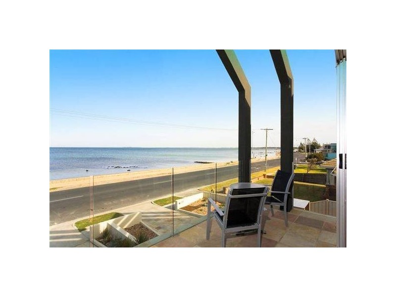 2/59 Esplanade, Altona VIC 3018