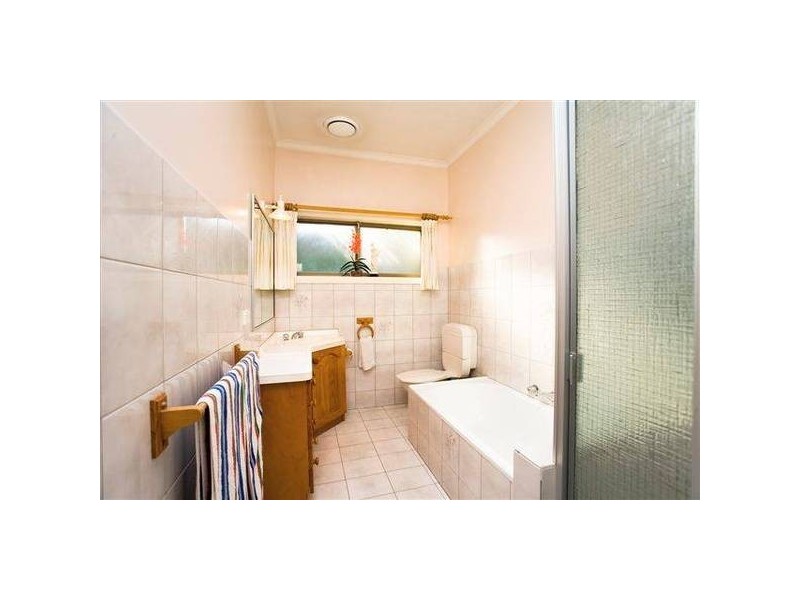 Eames Avenue, Altona North VIC 3025