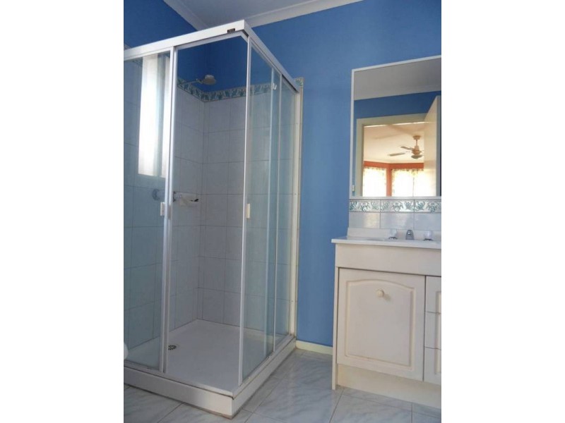 8 Powlett Street, Altona Meadows VIC 3028