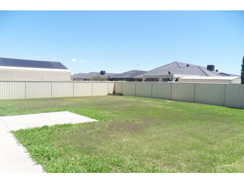 32 Dunkirk Drive, Point Cook VIC 3030