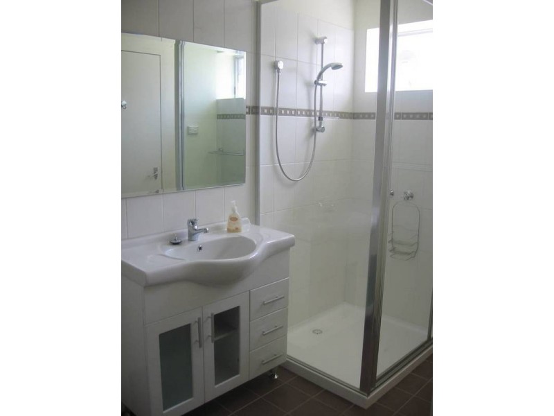 1/3 Robin Street, Altona VIC 3018