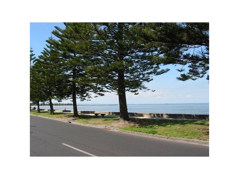 8/261 Esplanade, Altona VIC 3018