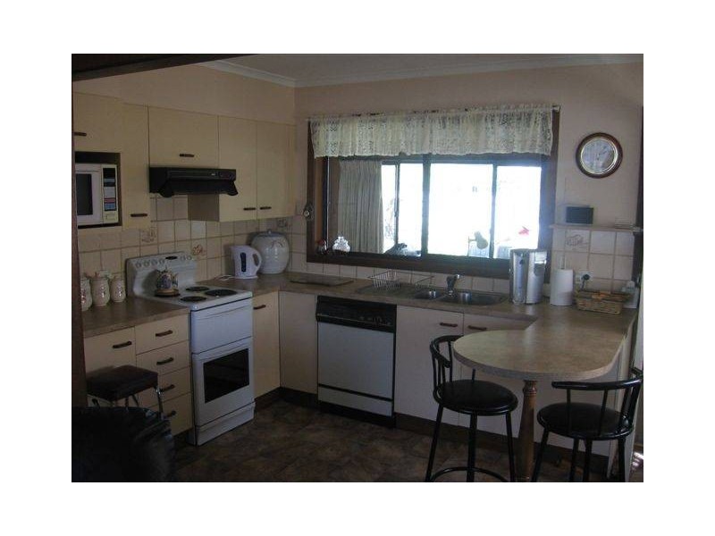 15 Merritt Court, Altona VIC 3018