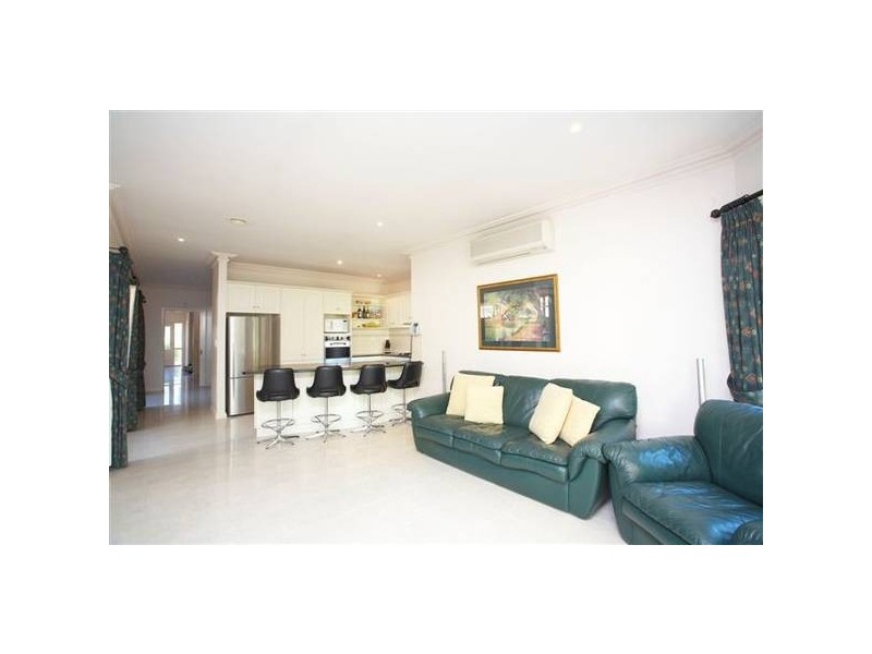 144A Civic Parade, Altona VIC 3018