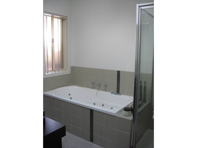 20 Kensington Cres, Altona Meadows VIC 3028