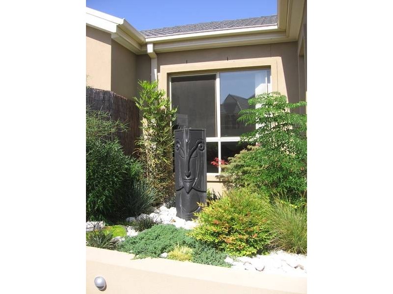 20 Kensington Cres, Altona Meadows VIC 3028