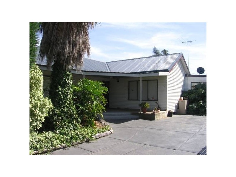 18 Maxwell Avenue, Altona North VIC 3025