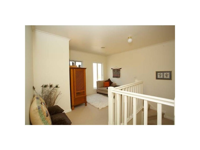 2/14 Rayner Street, Altona VIC 3018