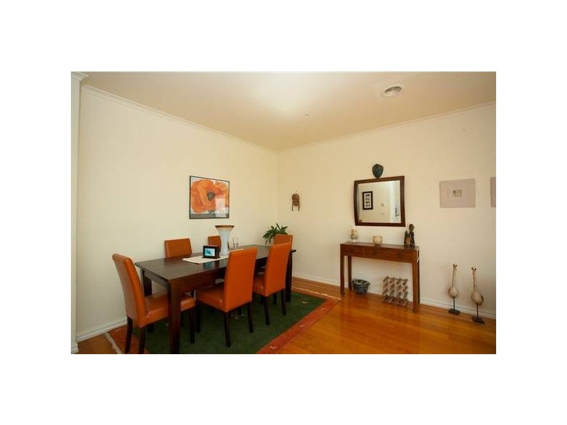 2/14 Rayner Street, Altona VIC 3018