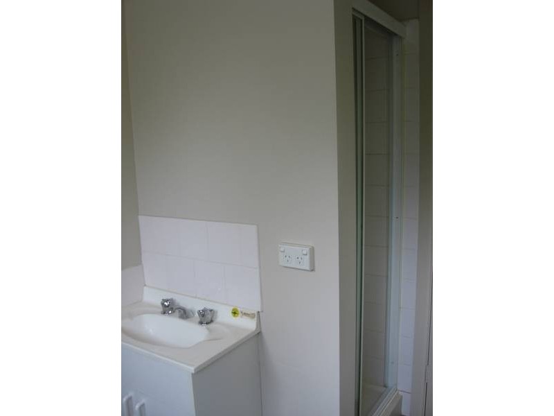 1/40 Chifley Avenue, Altona VIC 3018